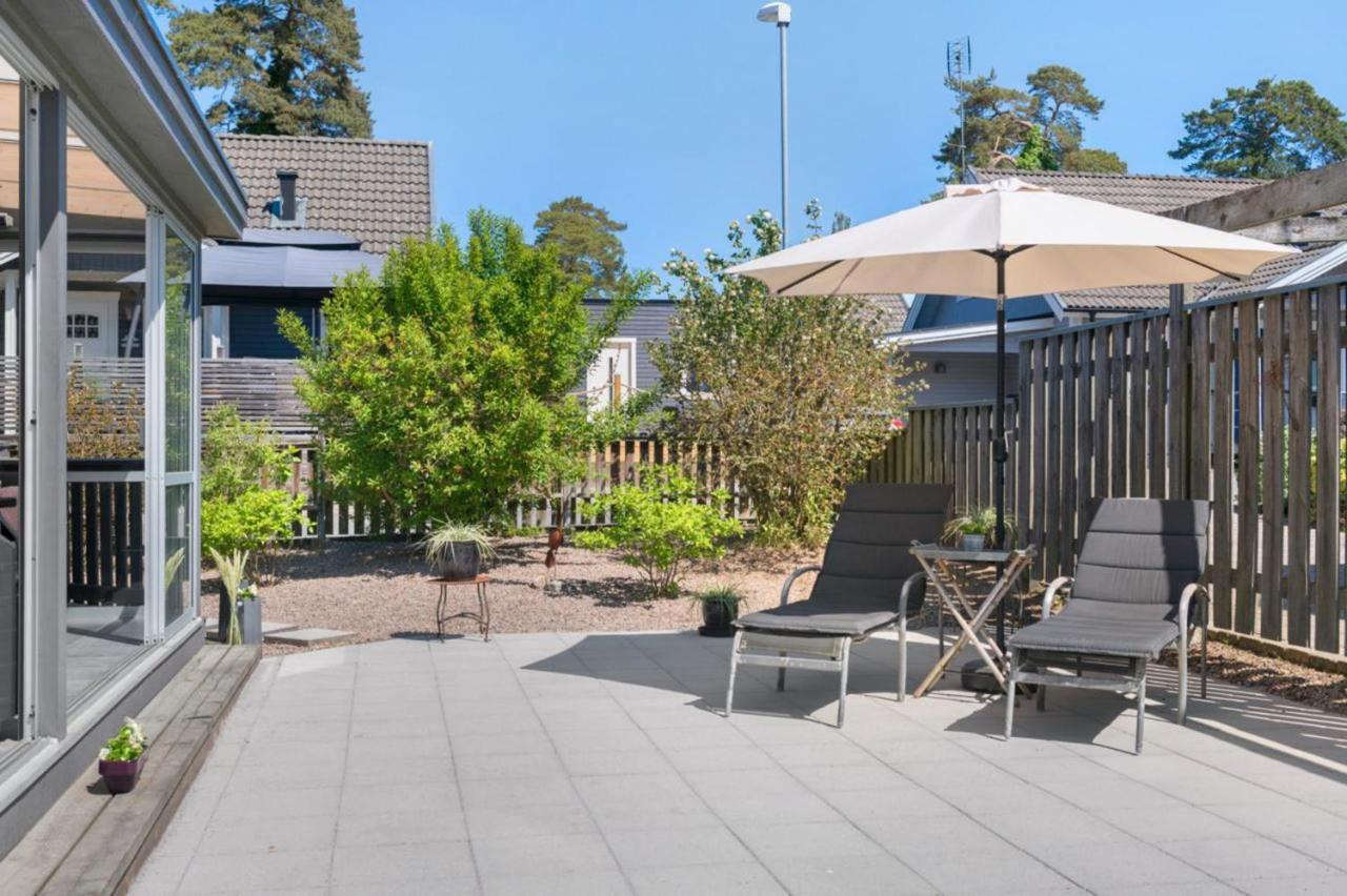 Charming 2-Floor House By The Sea In Ahus Swedenヴィラ エクステリア 写真